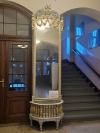 Odnowione lustro stojące - tremo w I Liceum Ogólnokształcącym w Wągrowcu