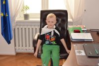 Dzieci z Przedszkola nr 2 w Wągrowcu z wizytą w starostwie