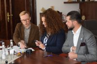 Włodarze podpisali umowy na dofinansowanie z PFRON