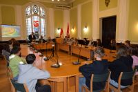 Młodzież z Zespołu Szkół nr 2 w Starostwie Powiatowym