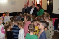 Rybki udekorowały choinkę w starostwie