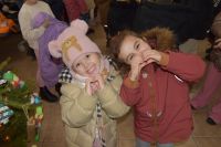 Rybki udekorowały choinkę w starostwie