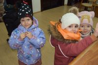 Rybki udekorowały choinkę w starostwie