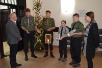 "Pielęgnuj dobro w sobie" - Betlejemskie Światło Pokoju w starostwie