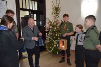 "Pielęgnuj dobro w sobie" - Betlejemskie Światło Pokoju w starostwie