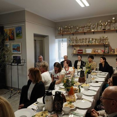 Śniadanie Wielkanocne w Warsztatach Terapii Zajęciowej w Gołańczy