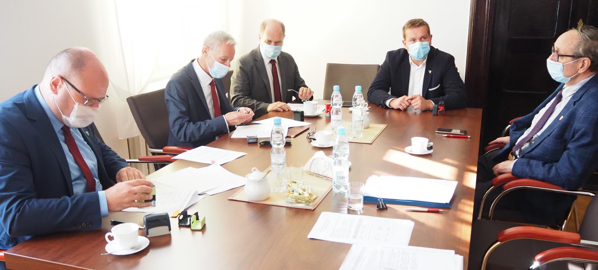 Podpisanie umowy partnerskiej „Razem dla Rozwoju”