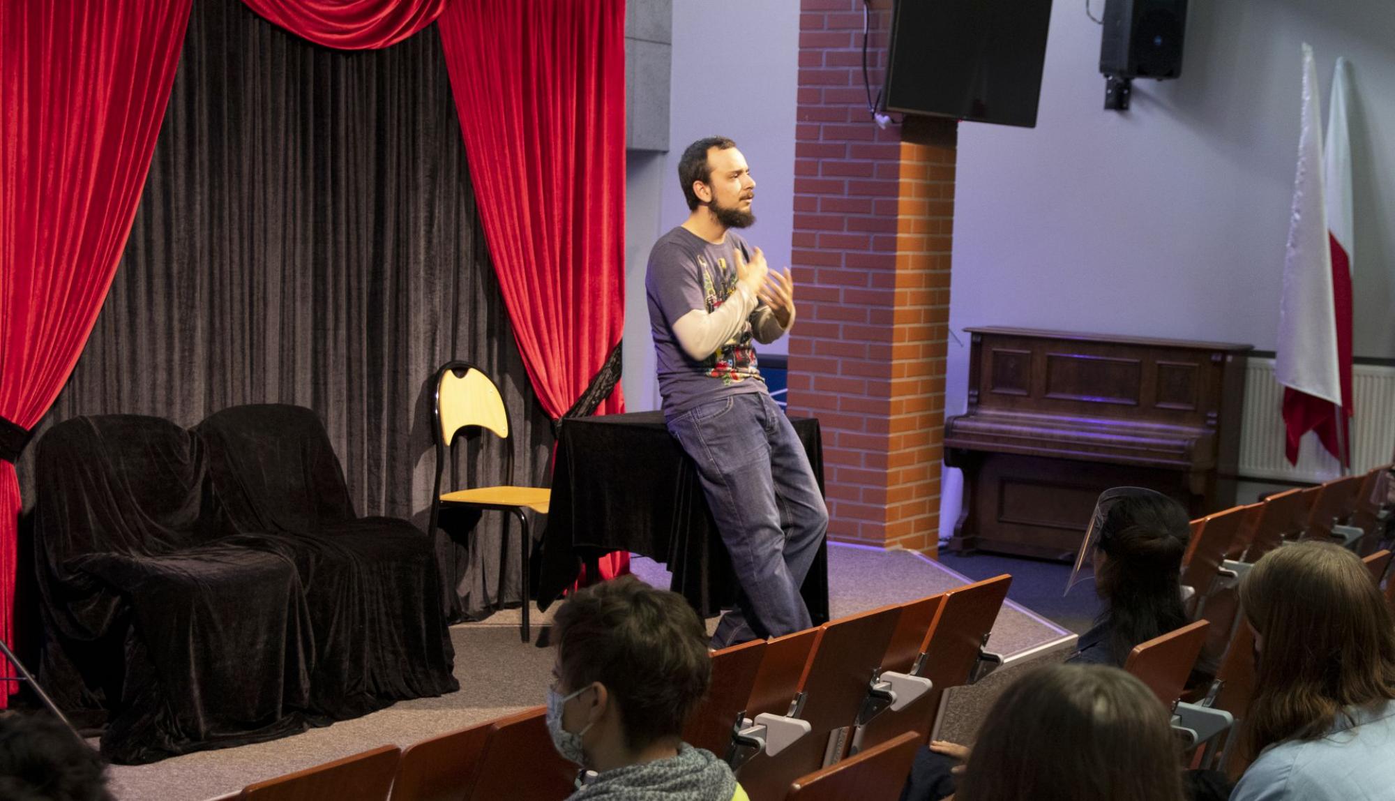 Teatr „Kurtyna” z Krakowa w Wągrowcu