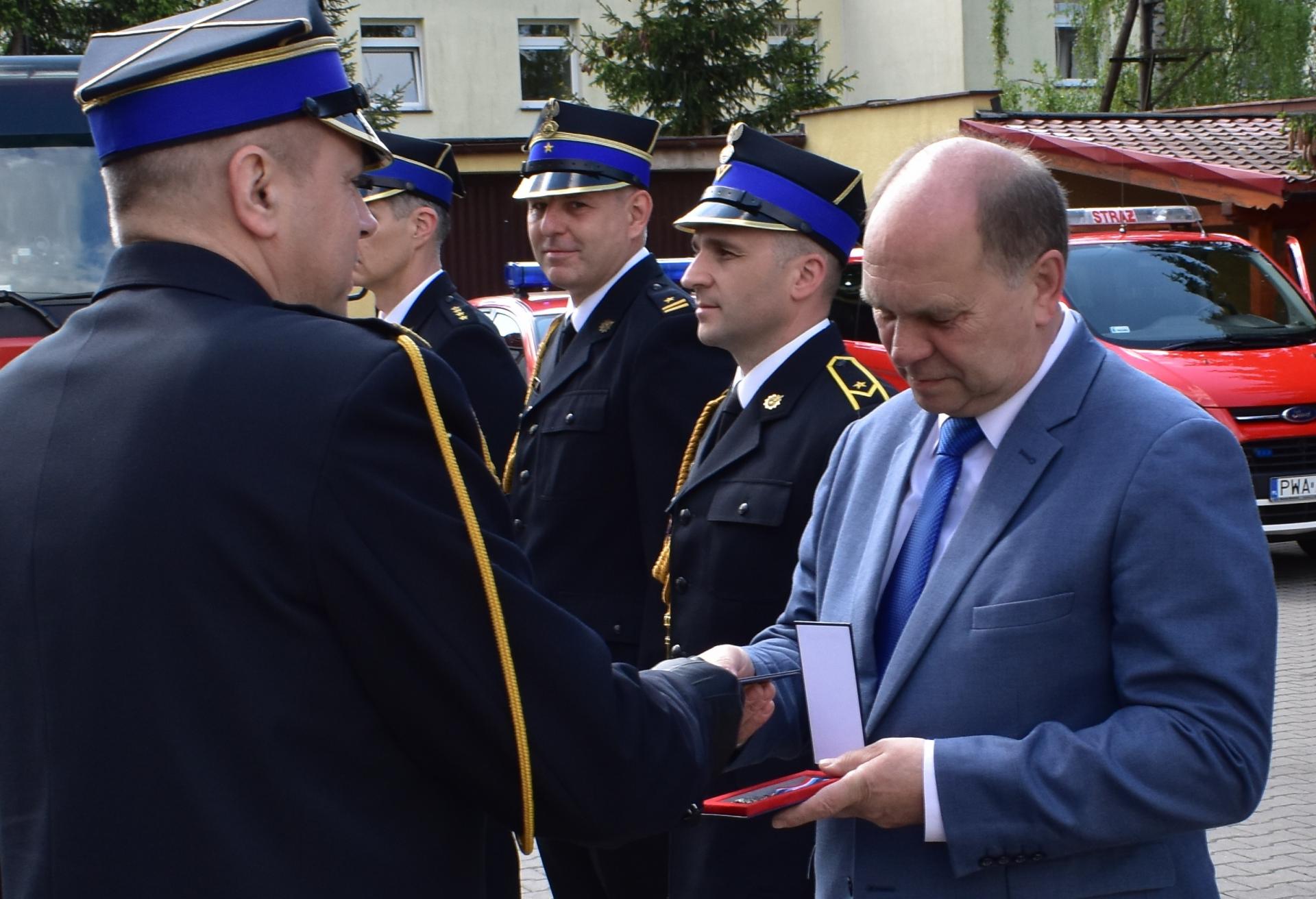 UROCZYSTY APEL Z OKAZJI DNIA STRAŻAKA