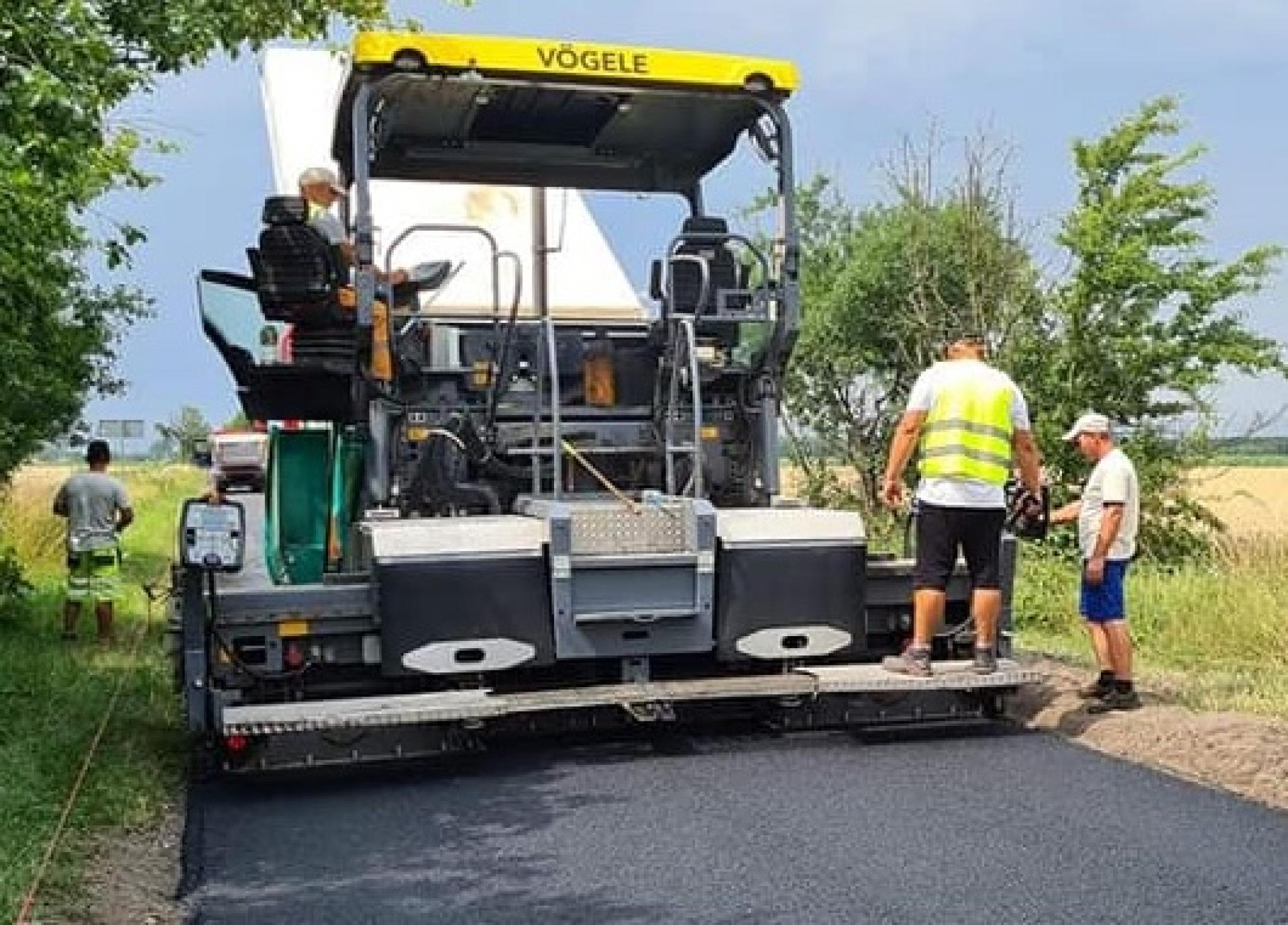 Trwa remont drogi powiatowej nr 1490P w miejscowości Żelice