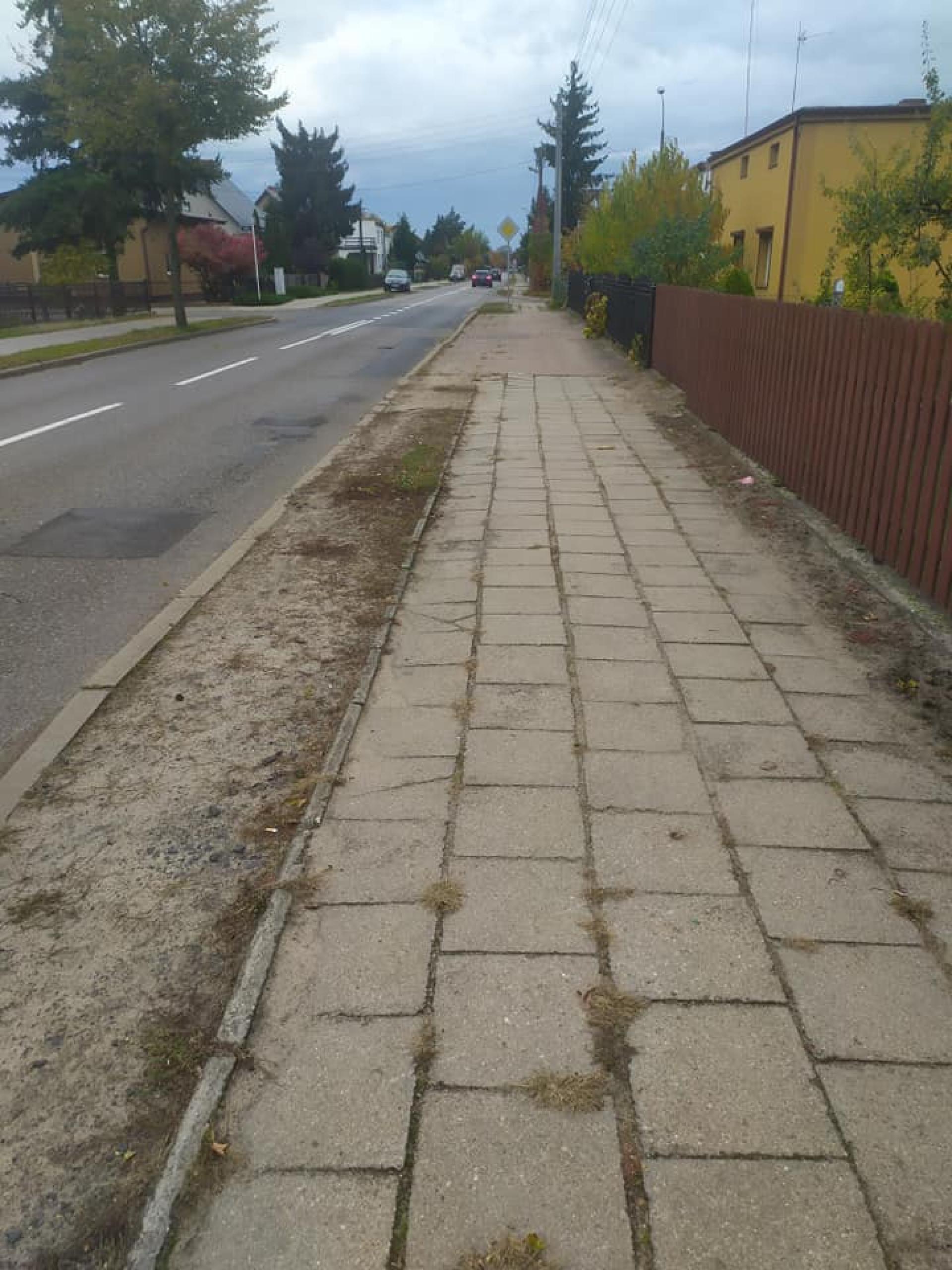 Przebudowa chodnika na ulicy Rgielskiej