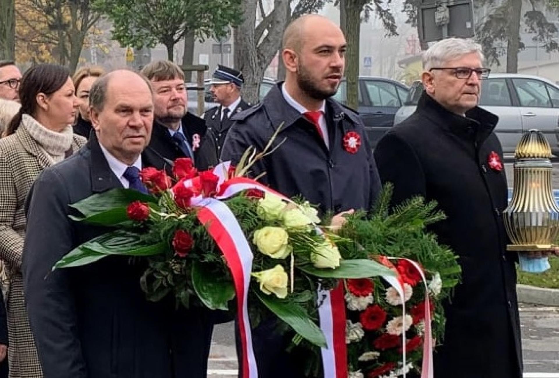 Delegacje powiatu uczciły Święto Niepodległości