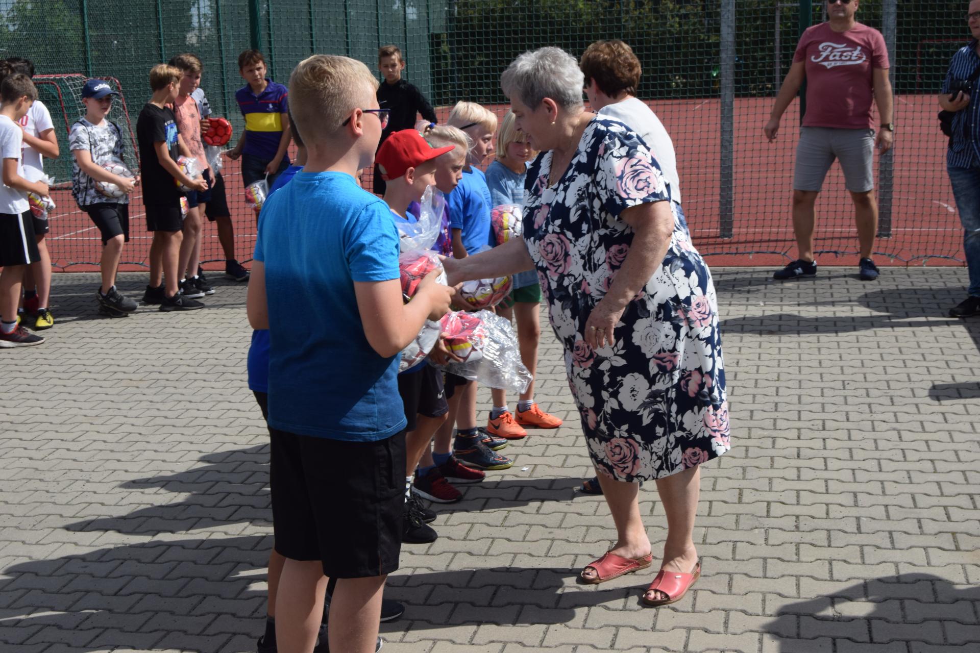 Zapraszamy na XXXII TURNIEJ  PIŁKI NOŻNEJ DRUŻYN OSIEDLOWYCH „MUNDIALITO 2022”