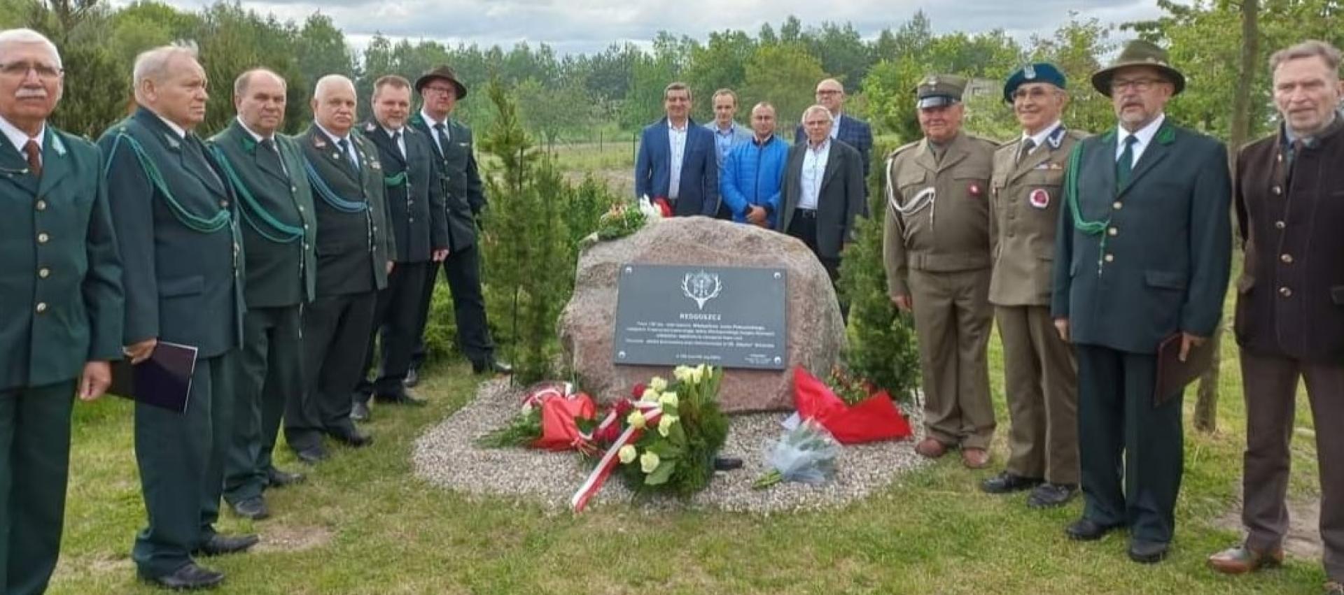 MIESZKAŃCY REDGOSZCZY - W HOŁDZIE SWOJEMU RODAKOWI