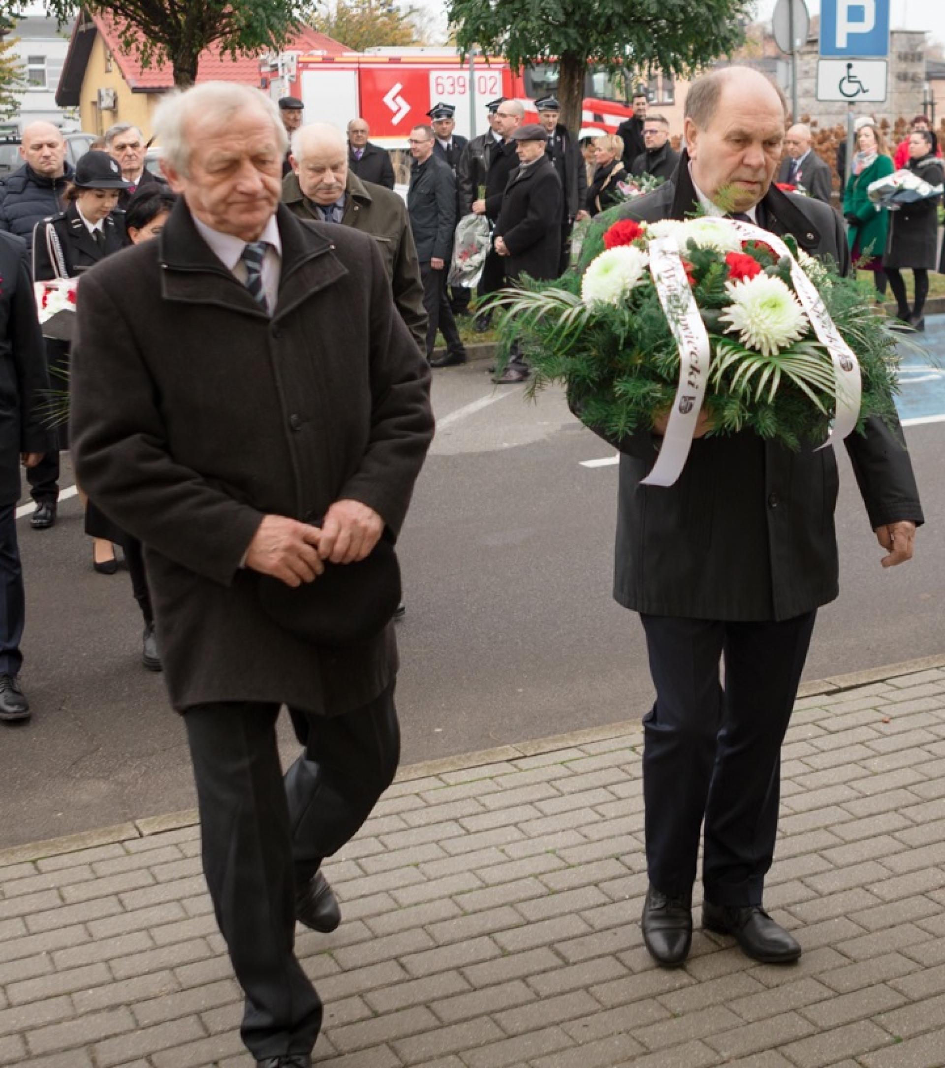 Delegacje Powiatu Wągrowieckiego uczciły w gminach Święto Niepodległości