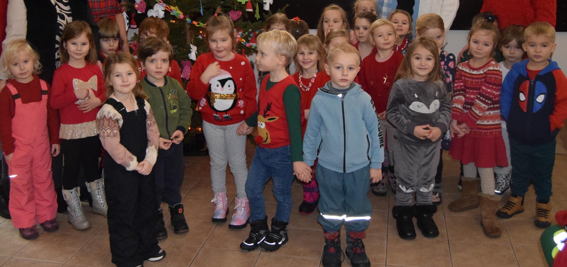 Misie ubrały choinkę w starostwie ;)