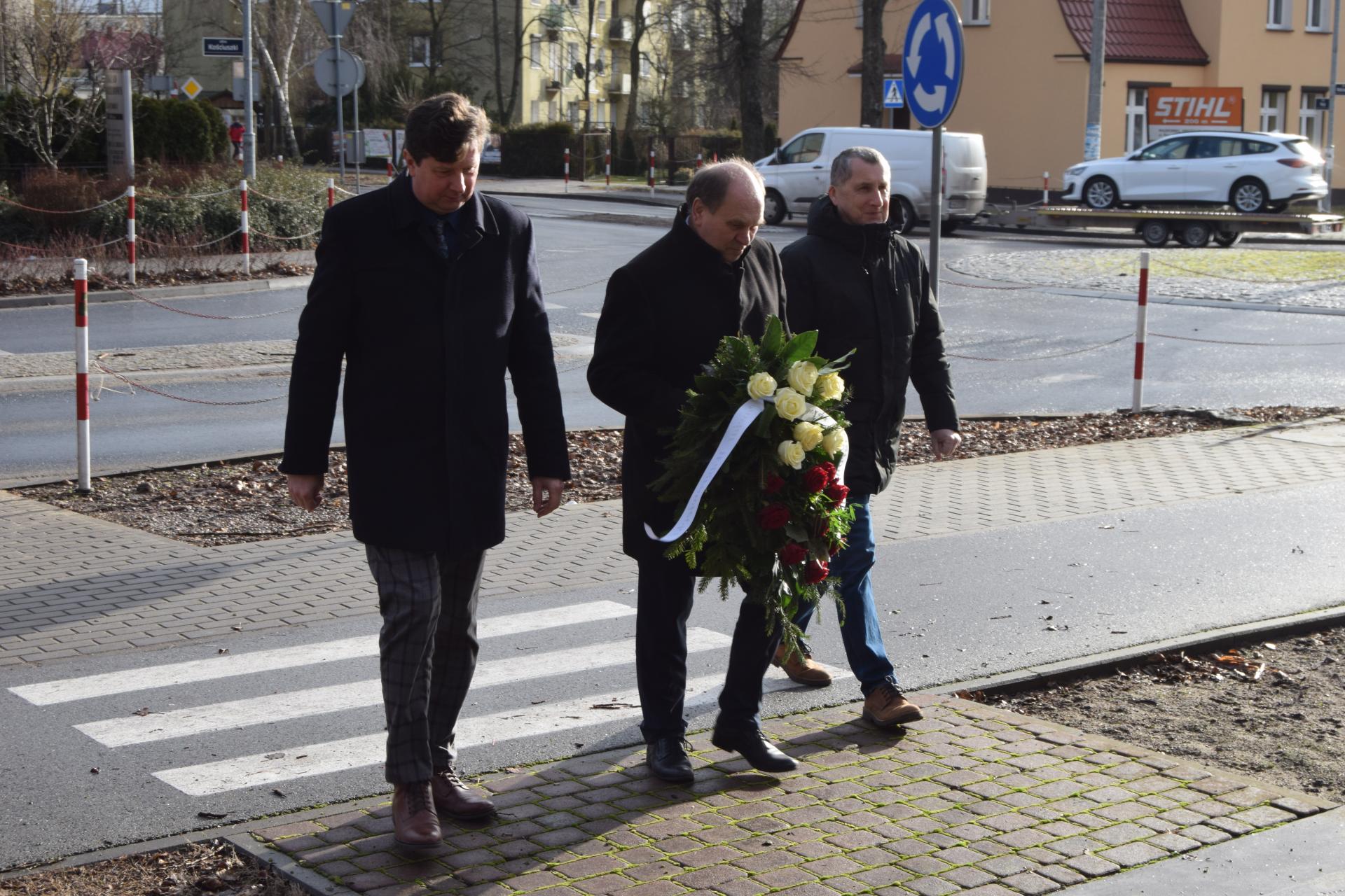 Delegacja powiatu uczciła 79. rocznicę wyzwolenia Wągrowca