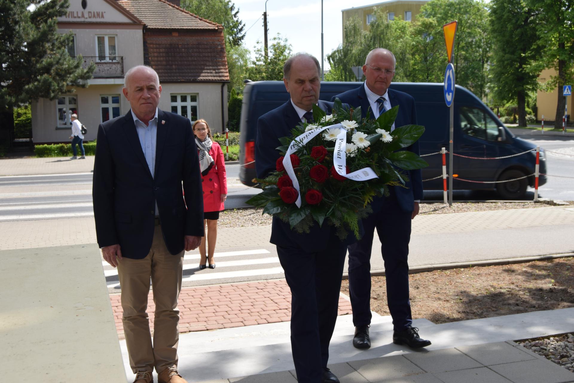 8 maja - władze powiatu i miasta uczciły Narodowy Dzień Zwycięstwa