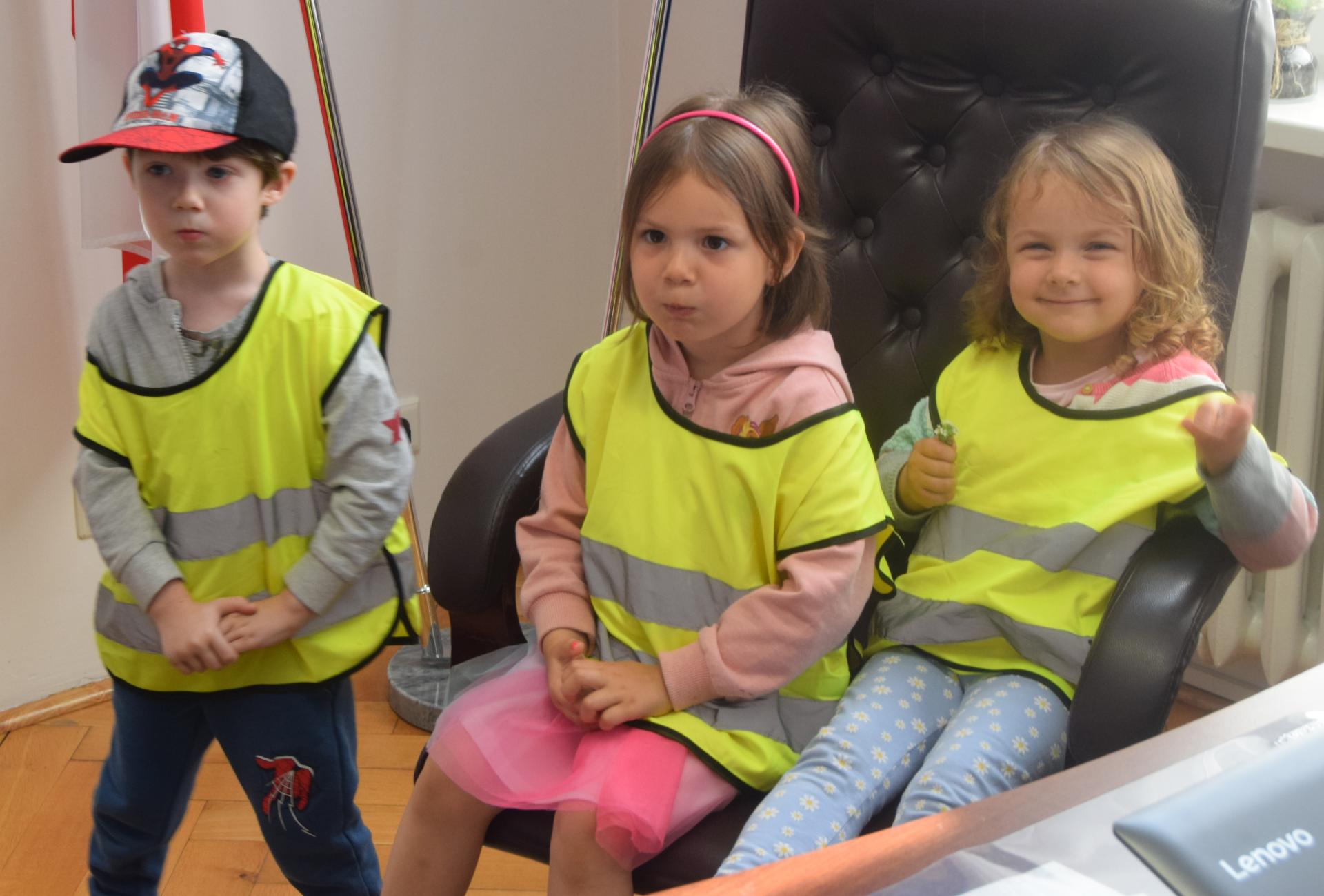 Włodarzy powiatu odwiedziły dzieci z Przedszkola nr 4 w Wągrowcu