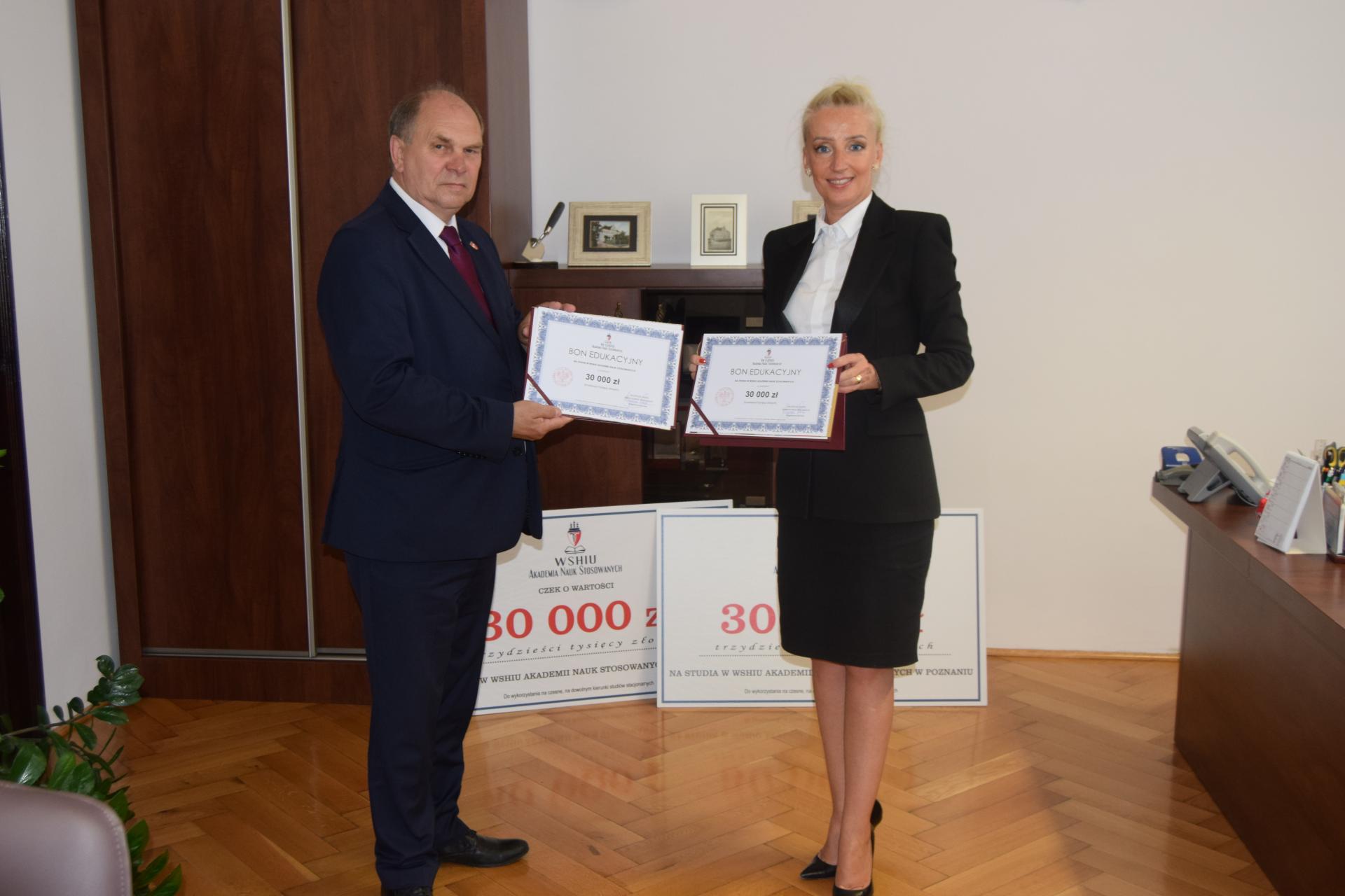 Stypendium WSHiU na studia