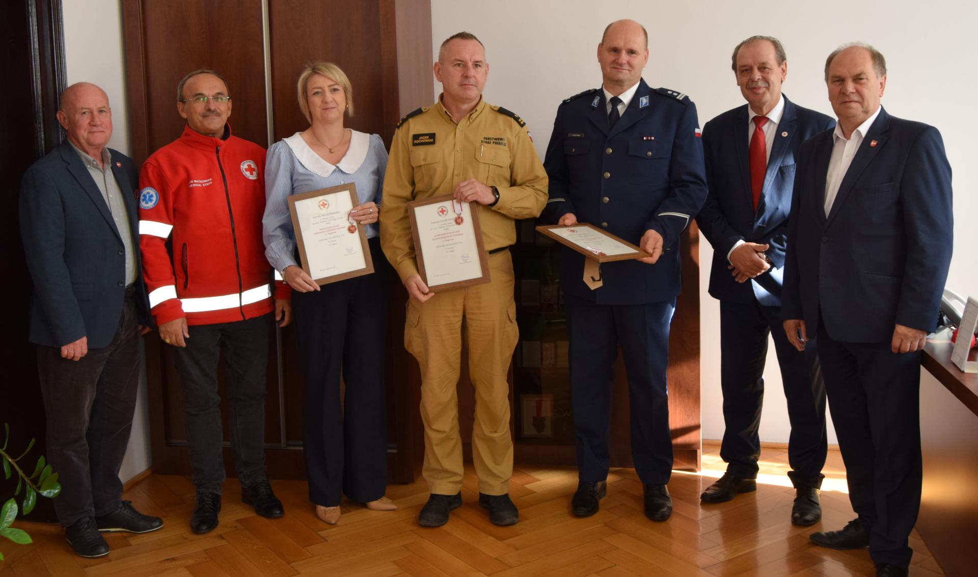 Odznaki Honorowe PCK dla wągrowieckich służb