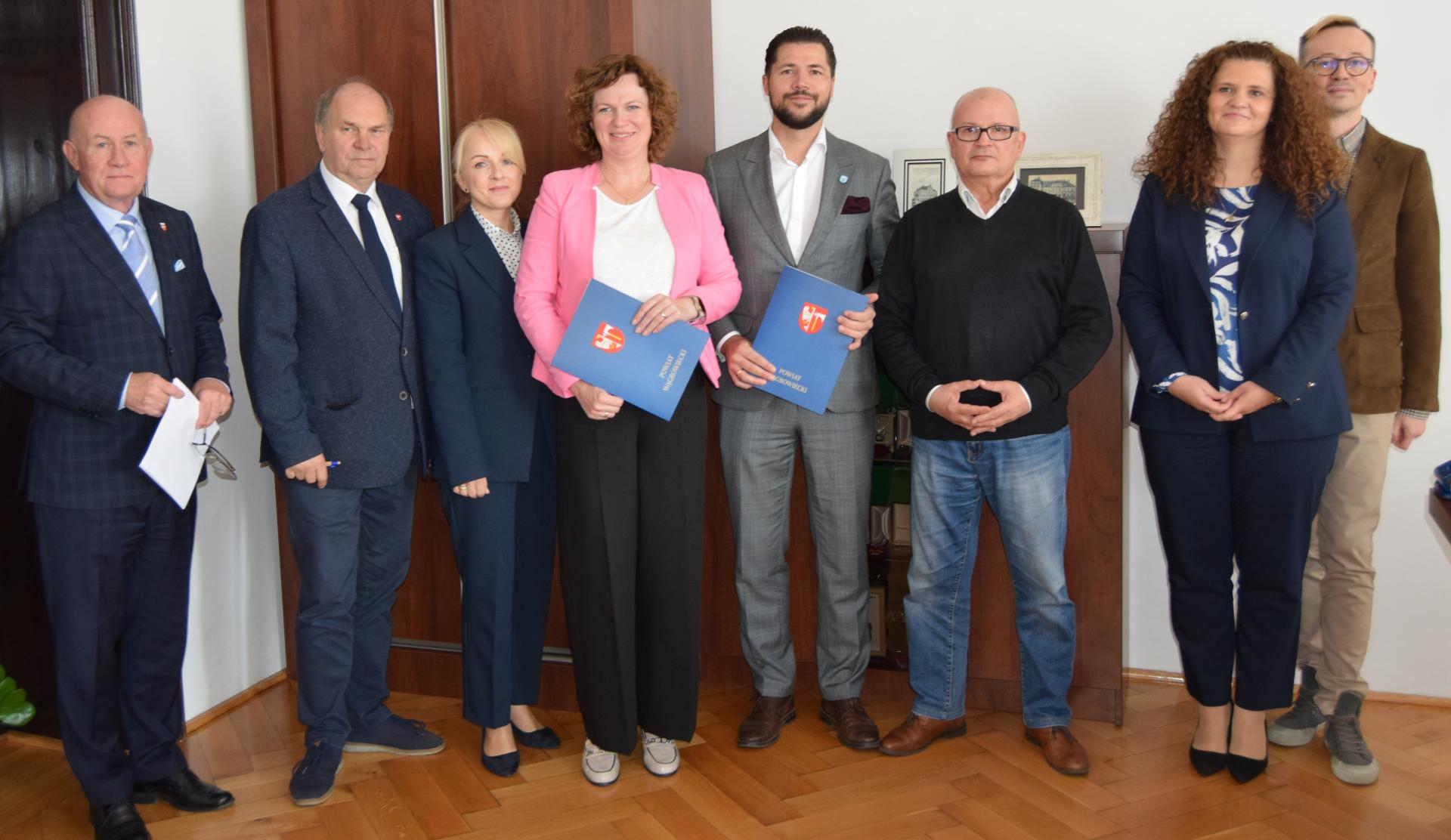 Włodarze podpisali umowy na dofinansowanie z PFRON