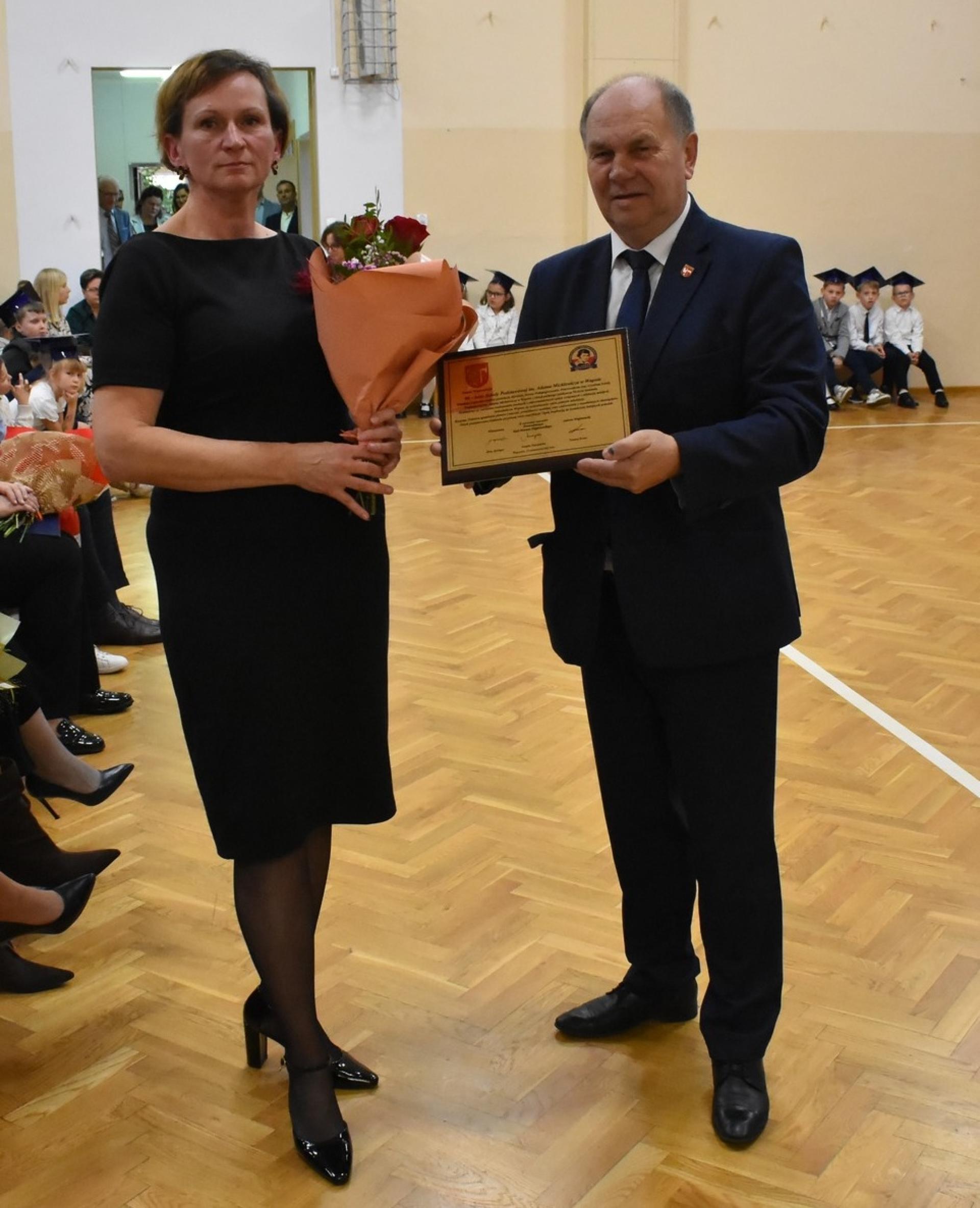 Jubileusz 90-lecia Szkoły Podstawowej im. Adama Mickiewicza w Wapnie