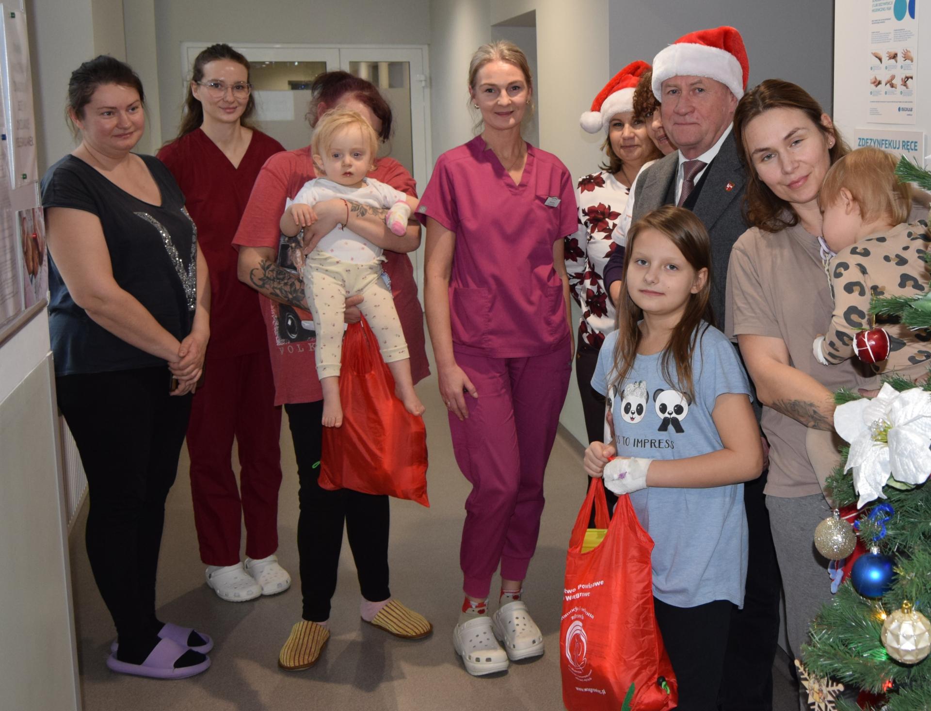 Mikołajki na Oddziale Dziecięcym wągrowieckiego szpitala